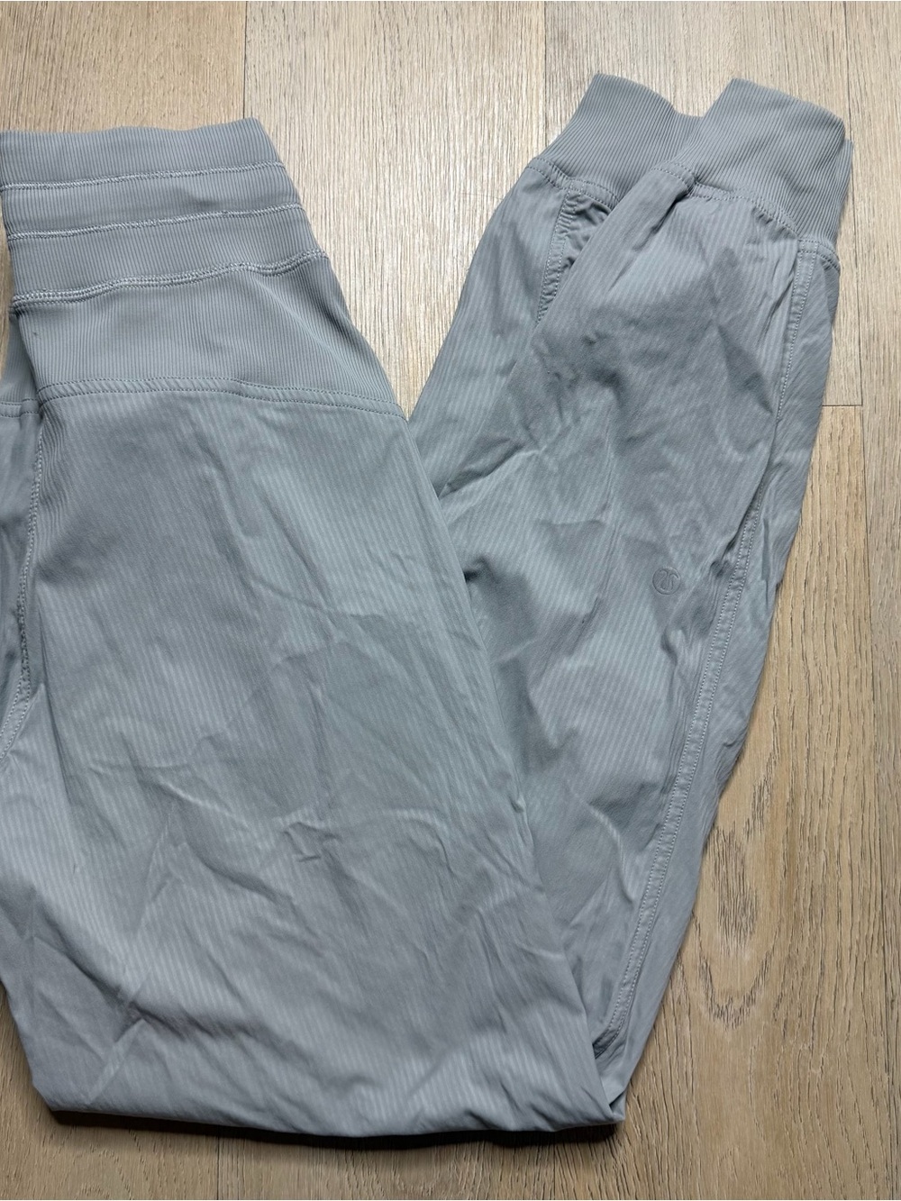 Lululemon studio jogger in silver drop - size 4 - Picture 6 of 8